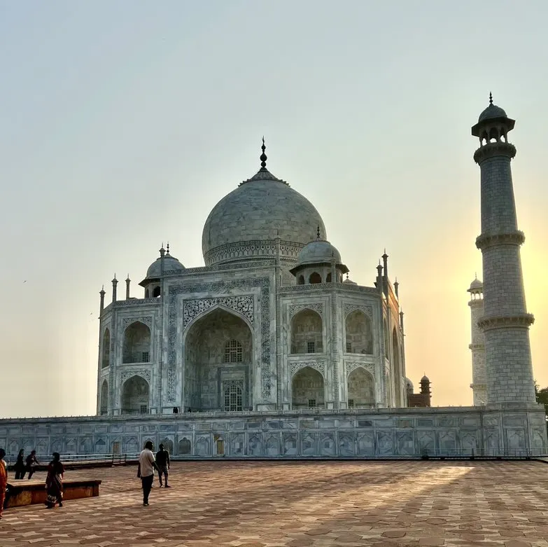  _472_https://www.ilxtravel.com/wp-content/uploads/2023/07/The-majestic-Taj-Mahal.webp